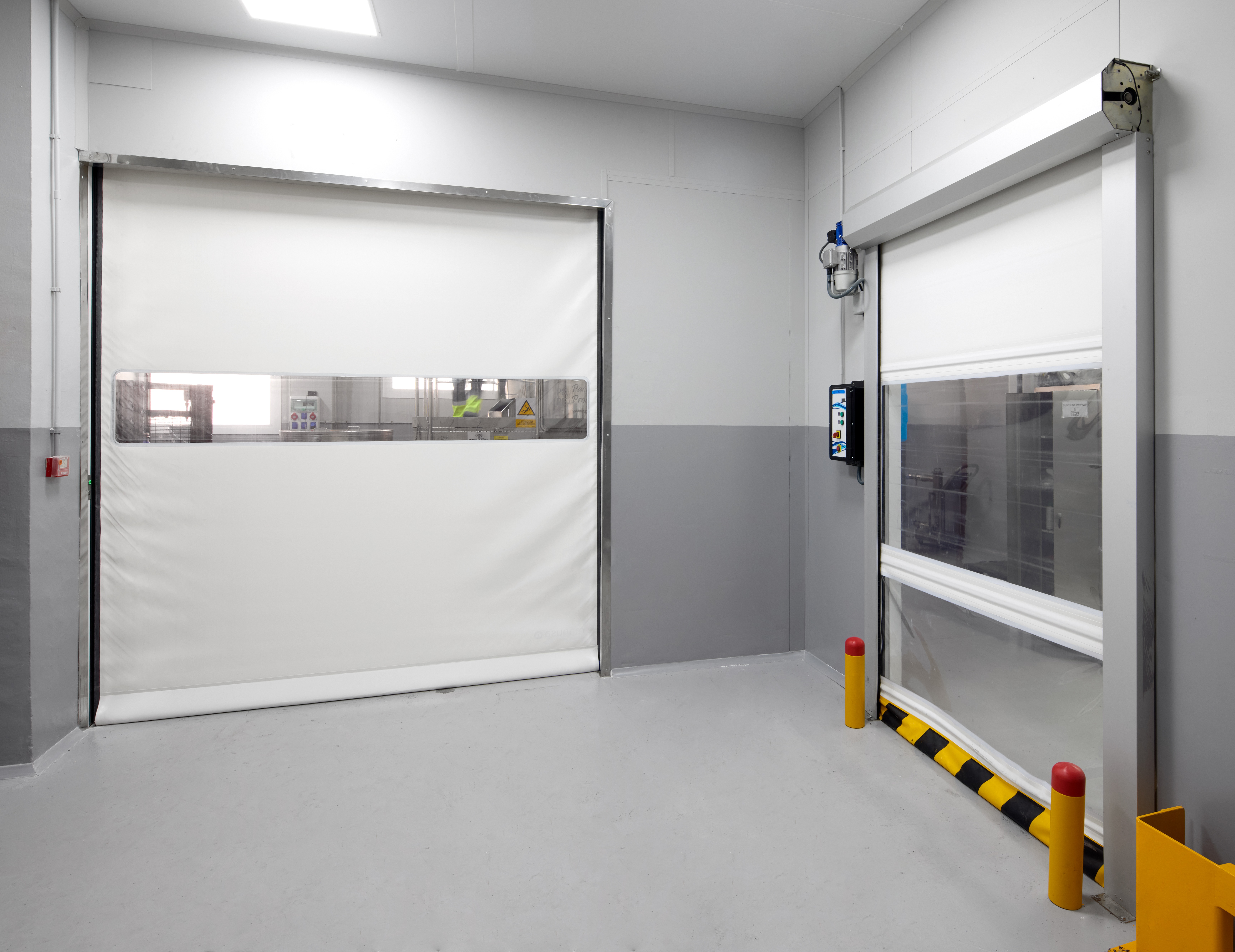 Combinación nueva puerta salas blancas y de alumino reforzada